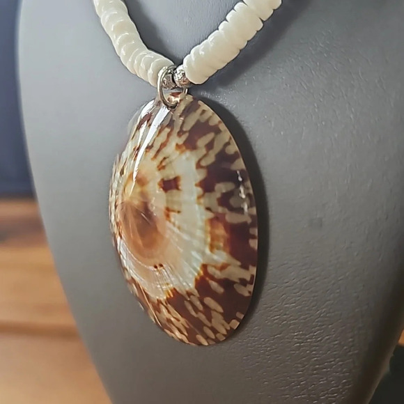 Handmade Shell Necklace - Picture 3 of 7